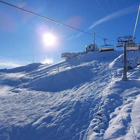 Ferienwohnung Laax mit Traumblick, großem Balkon und Terrasse Exterior foto