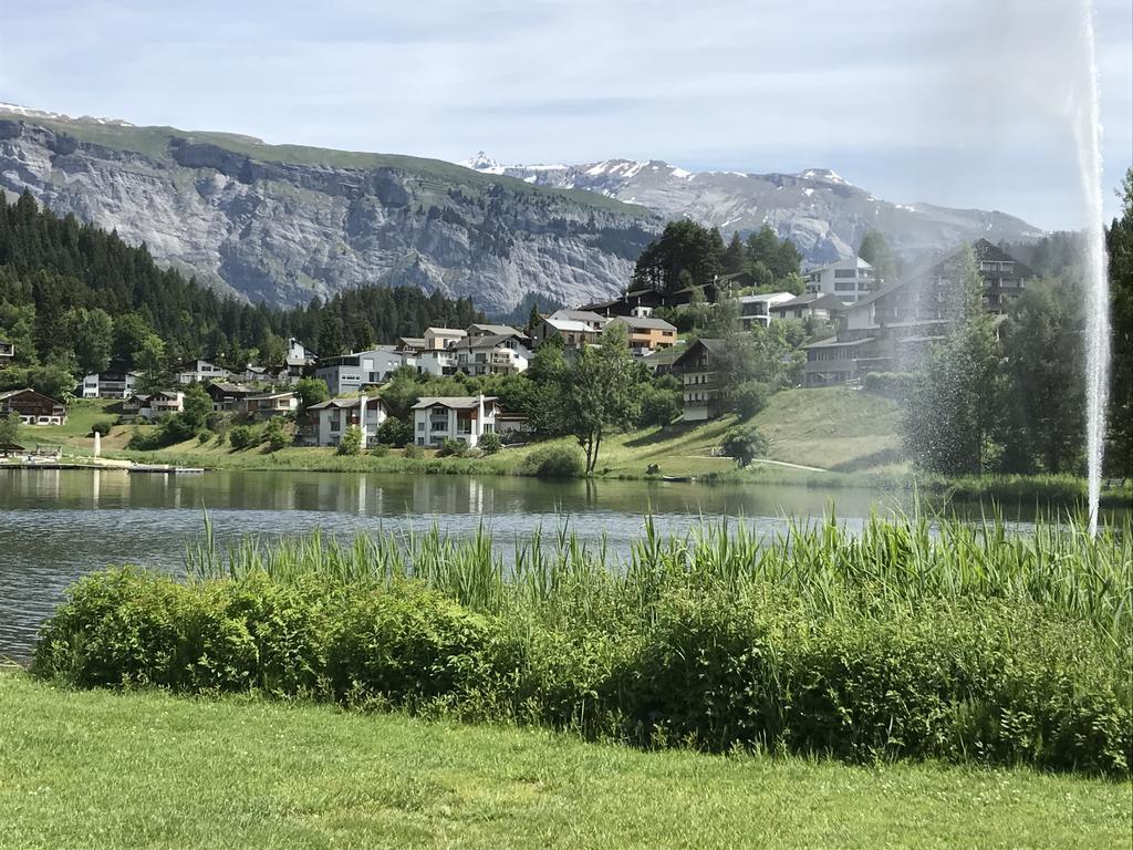 Ferienwohnung Laax mit Traumblick, großem Balkon und Terrasse Exterior foto