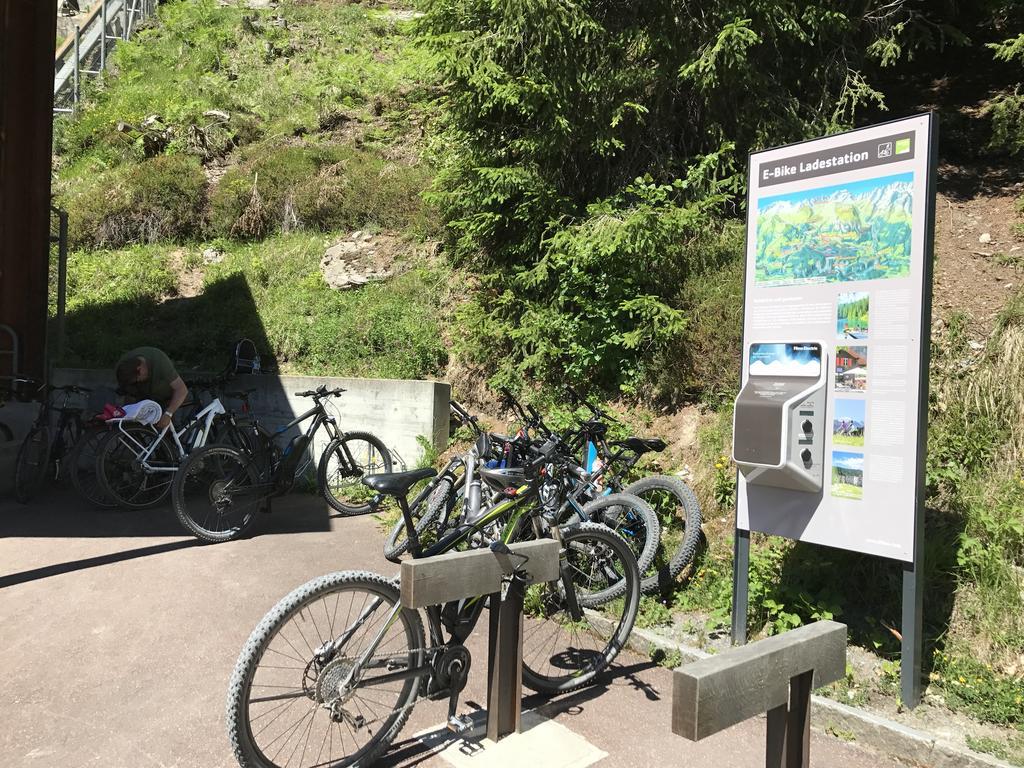 Ferienwohnung Laax mit Traumblick, großem Balkon und Terrasse Exterior foto
