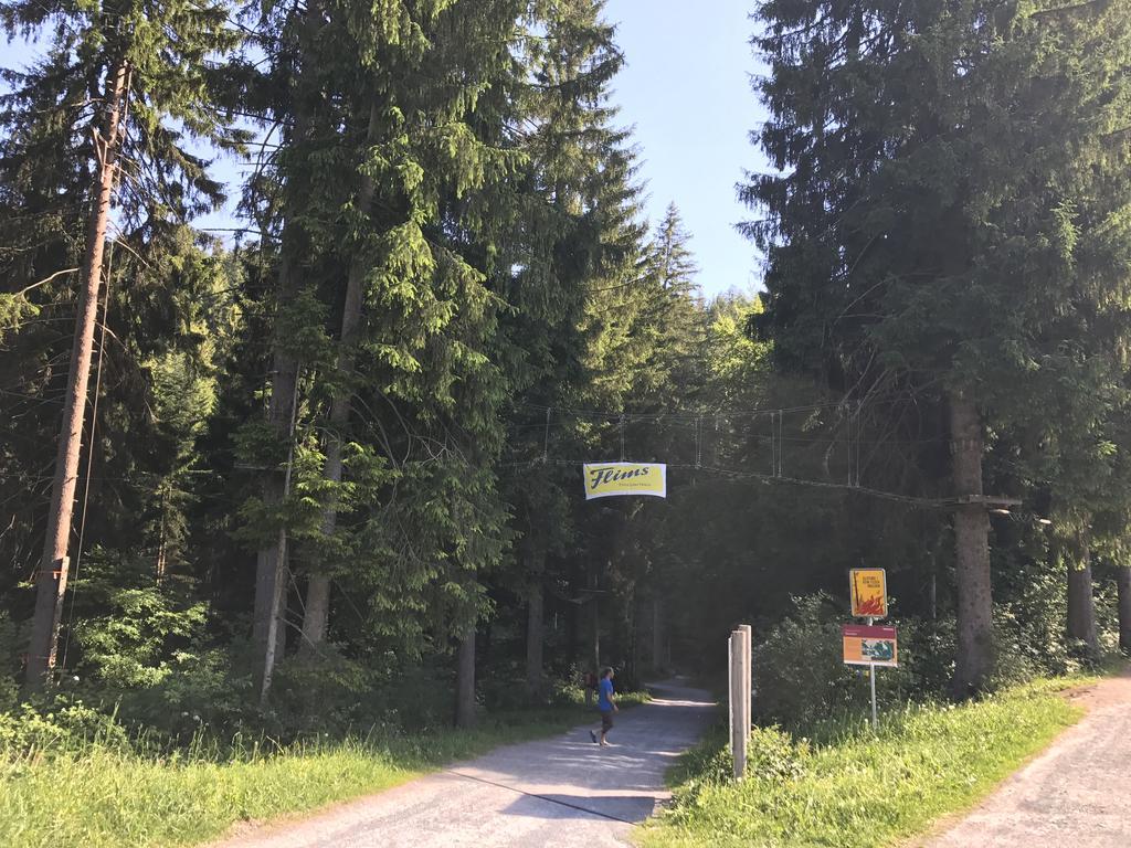 Ferienwohnung Laax mit Traumblick, großem Balkon und Terrasse Exterior foto