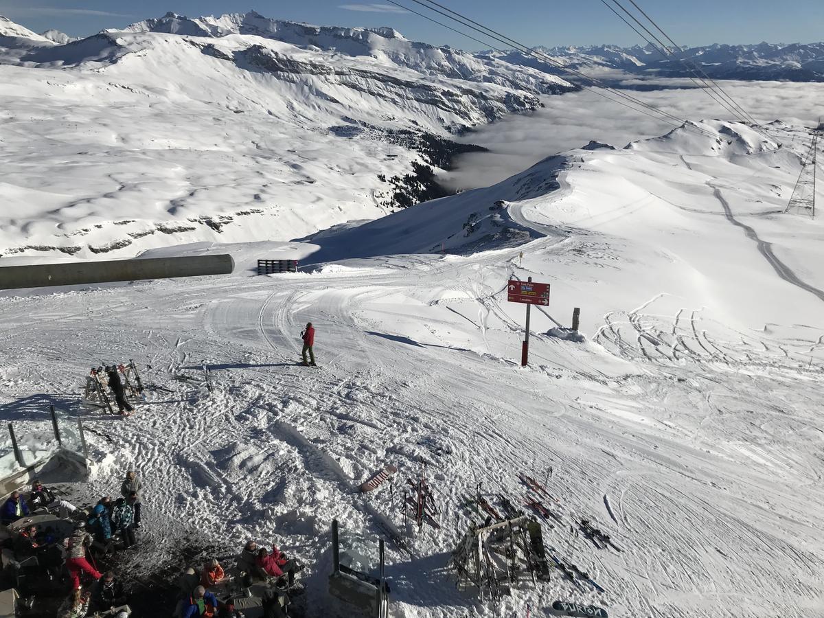 Ferienwohnung Laax mit Traumblick, großem Balkon und Terrasse Exterior foto