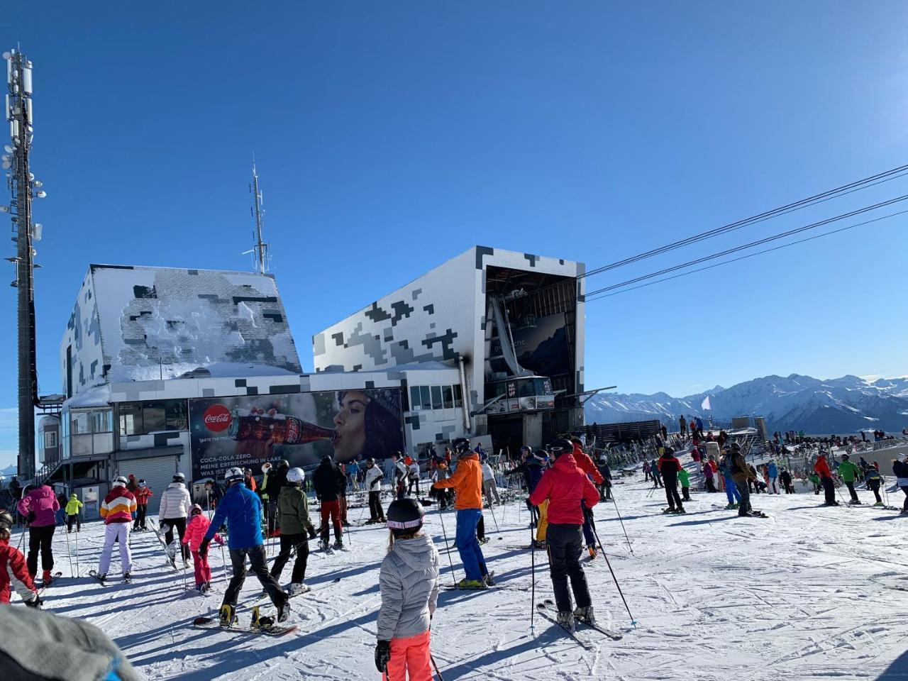 Ferienwohnung Laax mit Traumblick, großem Balkon und Terrasse Exterior foto