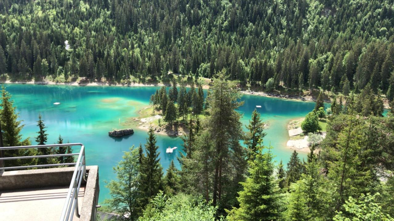 Ferienwohnung Laax mit Traumblick, großem Balkon und Terrasse Exterior foto
